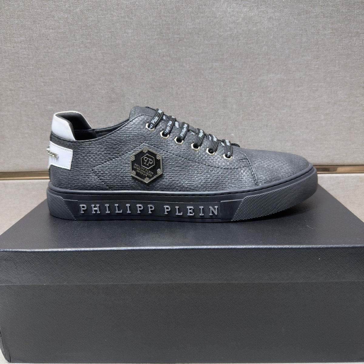 Philipp Plein Men's Textured Low-Top Sneakers - Hexagonal Side Emblem